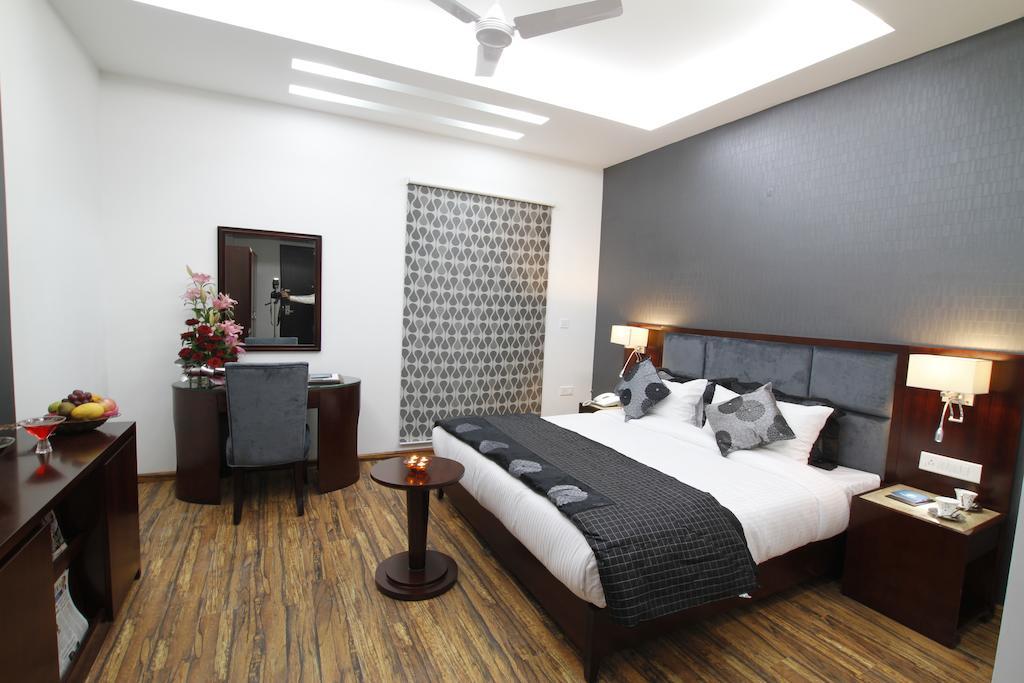Hotel Prem Plaza Karnal Exterior photo